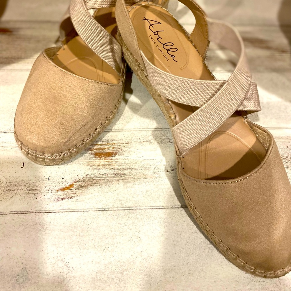 Light brown Abella wedges